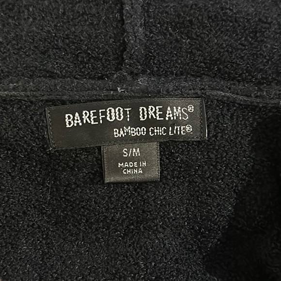 BAREFOOT DREAMS Cozychic Lite Calypso Wrap in Ombré - Picture 11 of 14